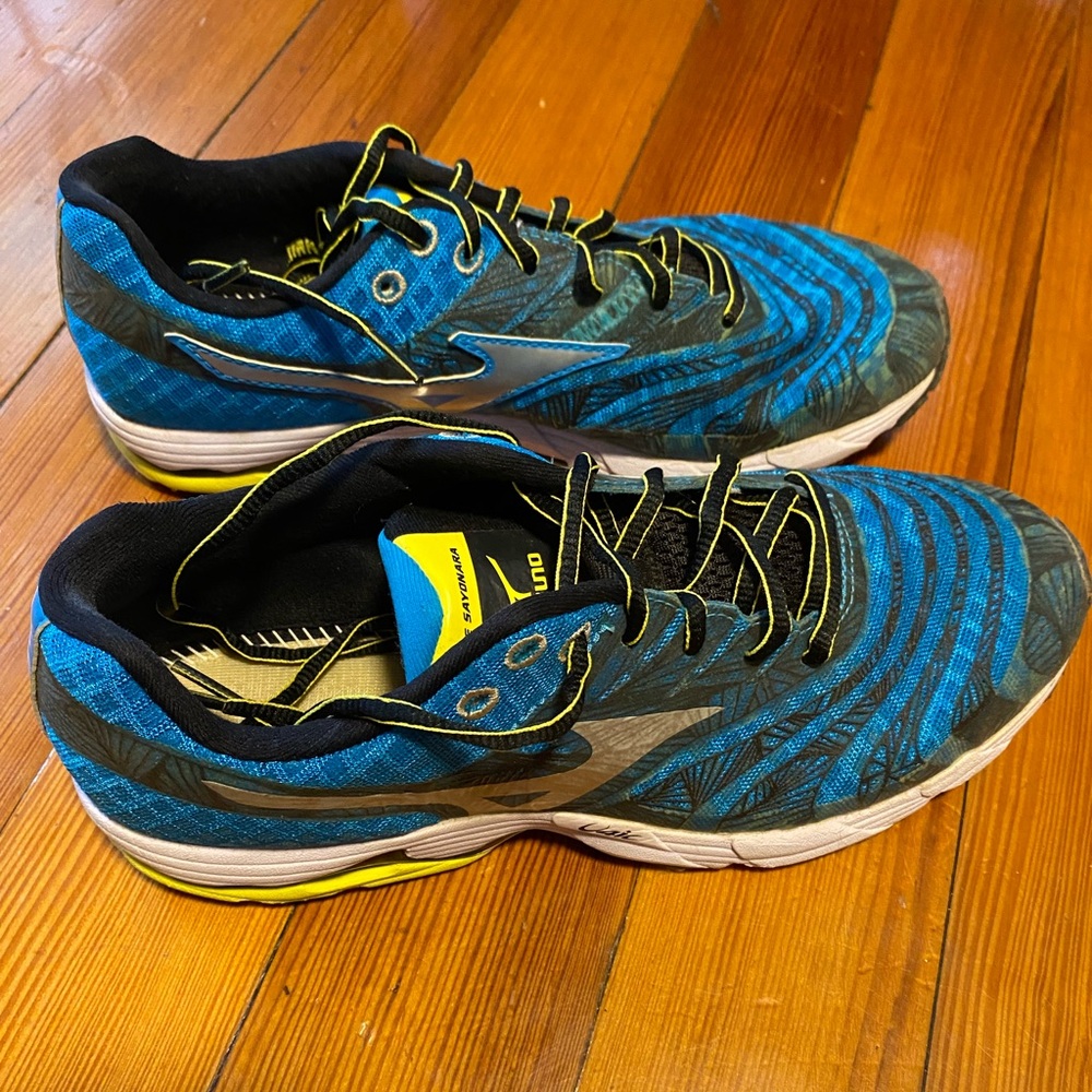 Mizuno Sneakers